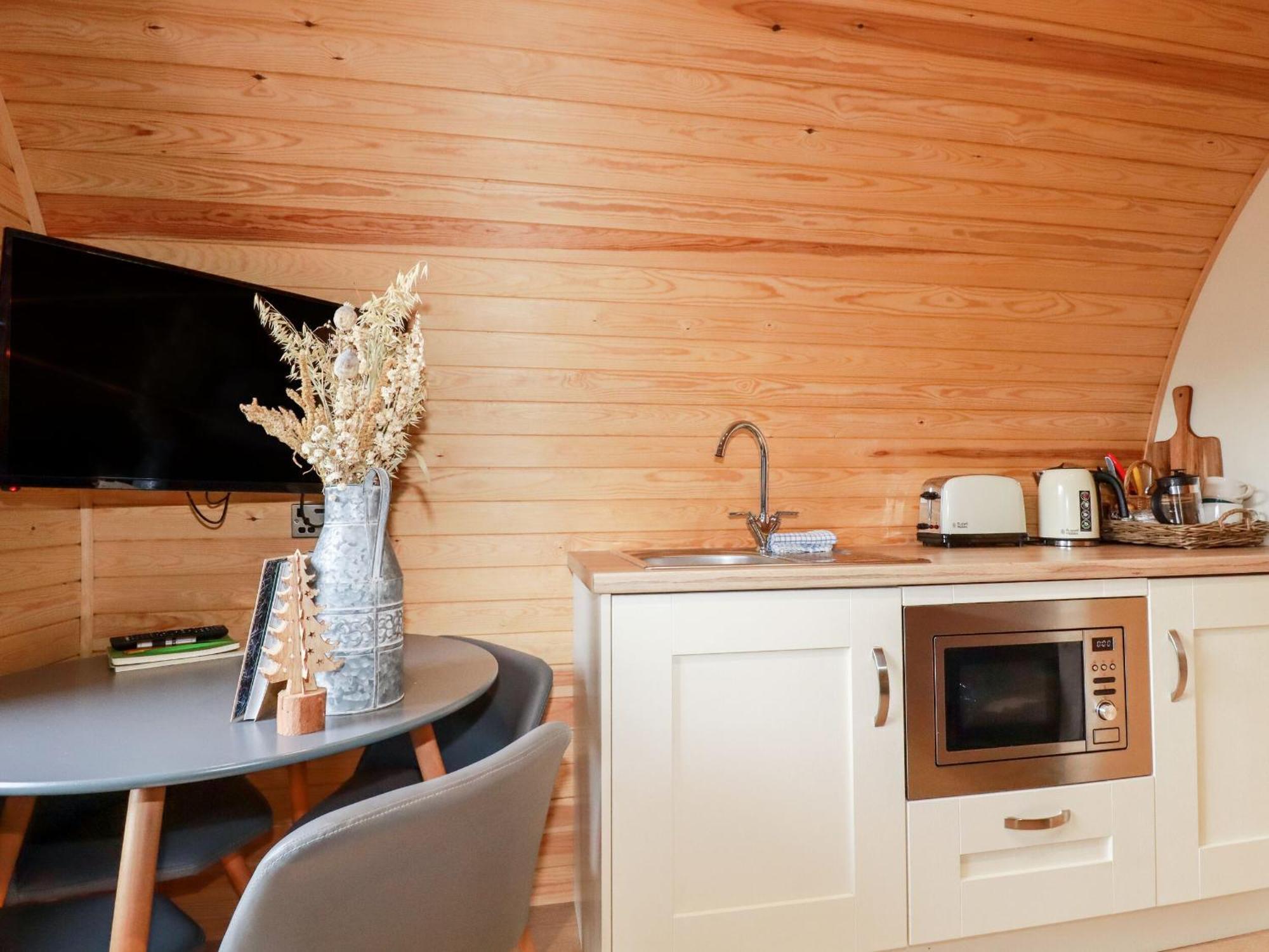 Barry Holiday home *